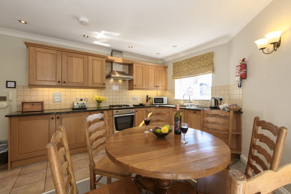 Standard Apartment, 2 Bedrooms, 2 Bathrooms, Pool View