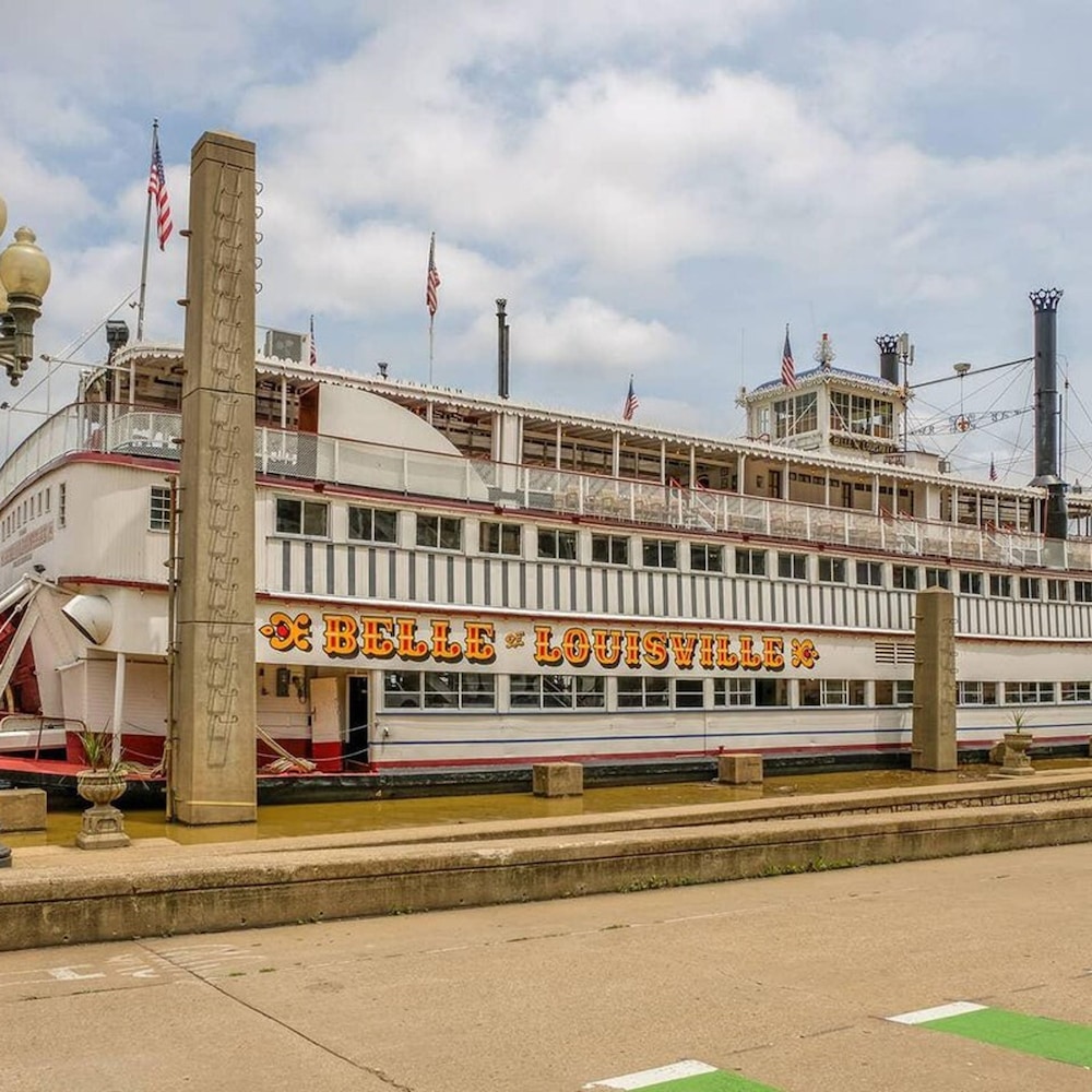 Modern Nulu 2BR Cozysuites 04, Billede 20