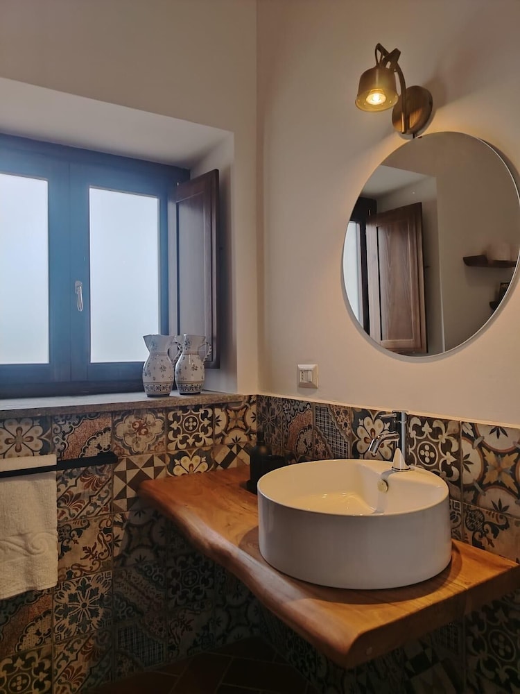 Room, Mobility Accessible photo 3