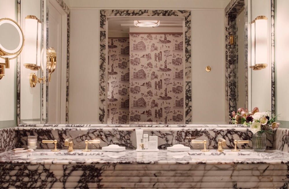 Prestige King Room thumbnail 5