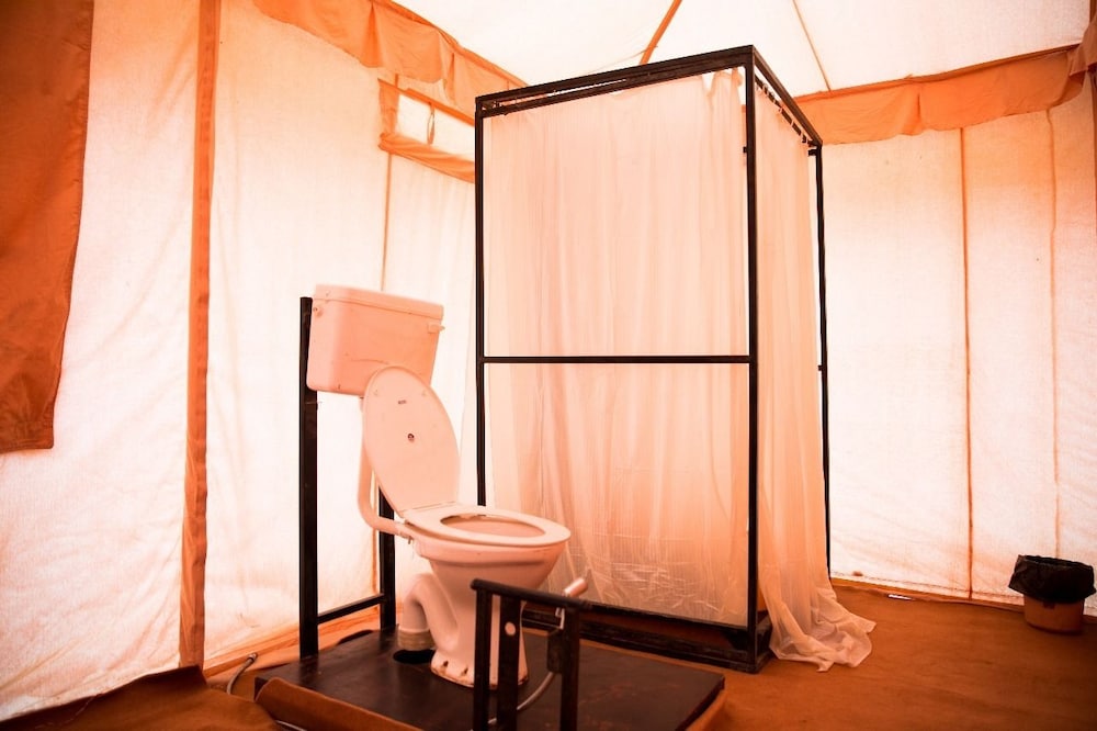 Deluxe Tent photo 2