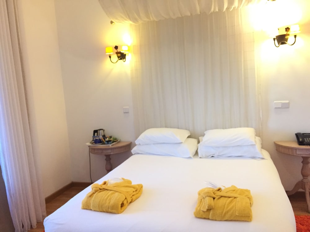 Deluxe Double Room photo 2