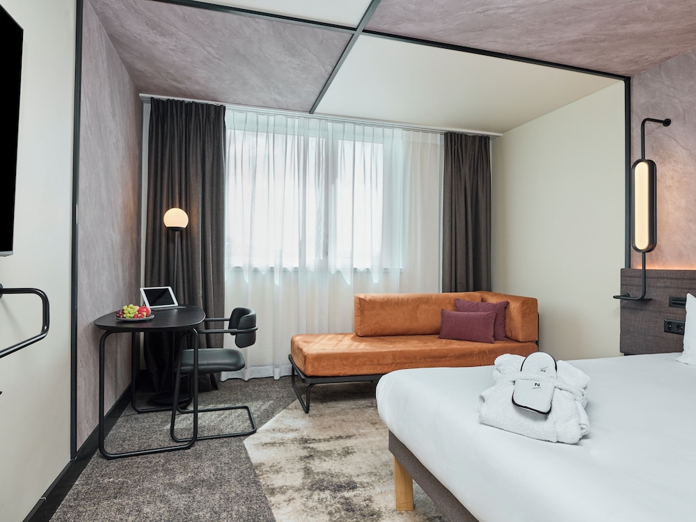 Executive Room, 1 Queen Bed with Sofa bed, Non Smoking