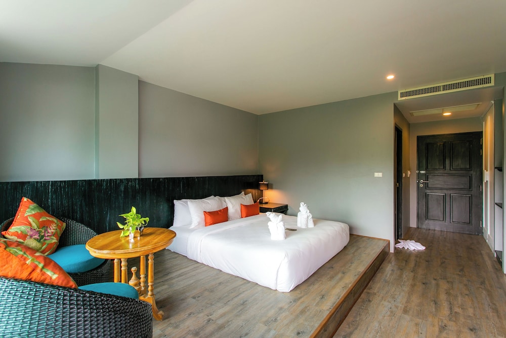 City Room - Photo 9