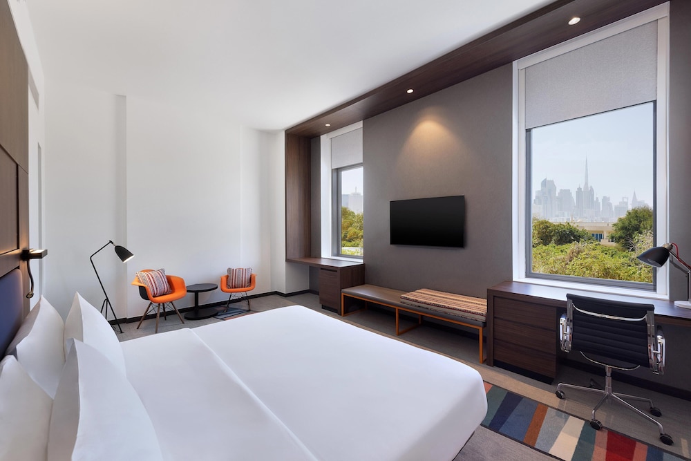 Room, 1 King Bed, City View photo 3