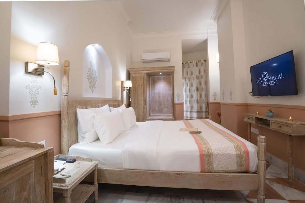 Upper Luxury - Photo 17