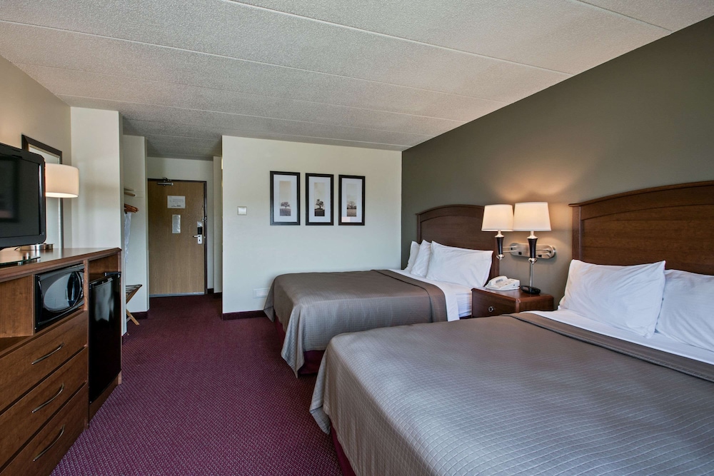 Room, 2 Queen Beds, Non Smoking photo 1