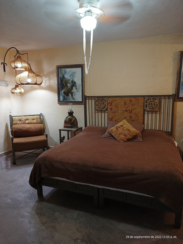 Honeymoon Studio Suite photo 1