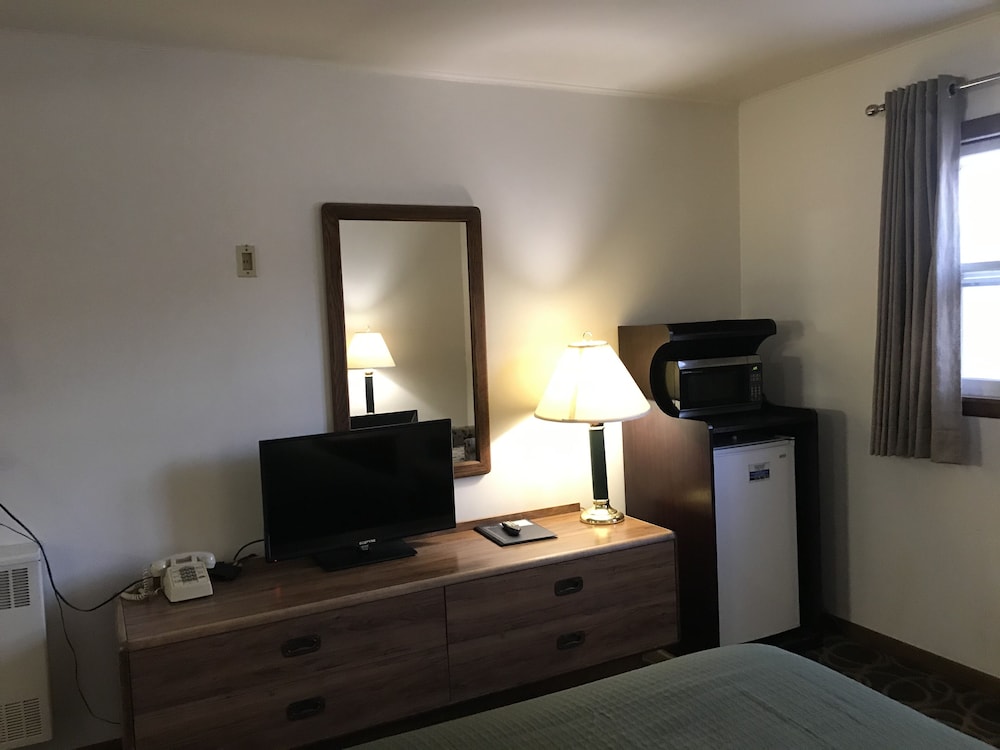 Standard Room, 1 King Bed, Non Smoking photo 1