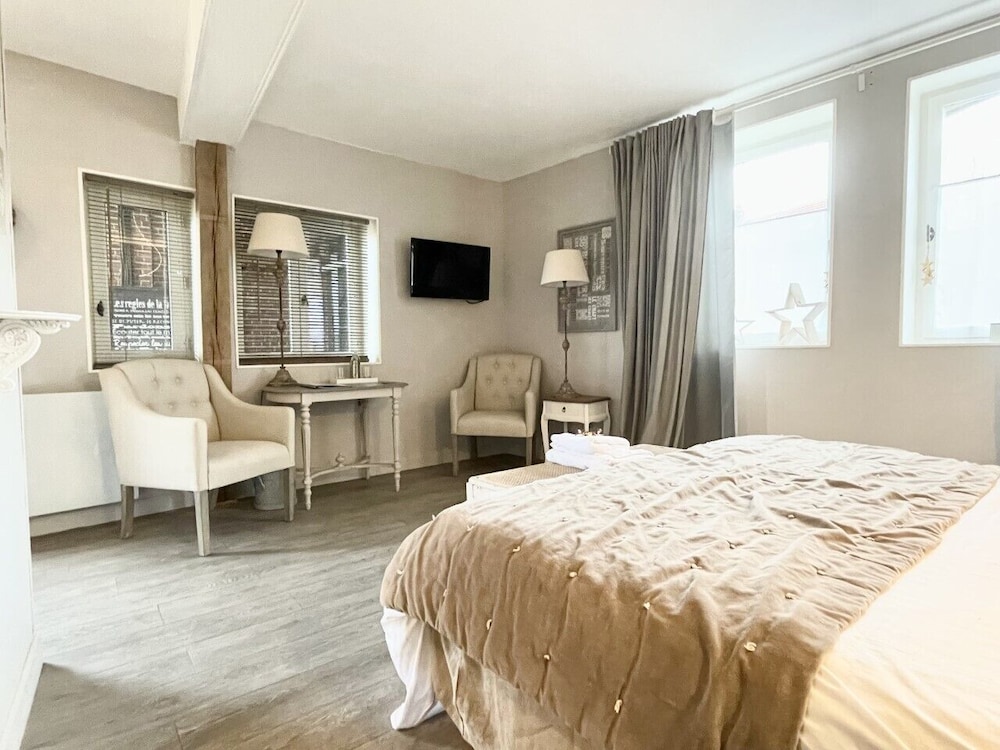 Classic Double Room - Photo 15