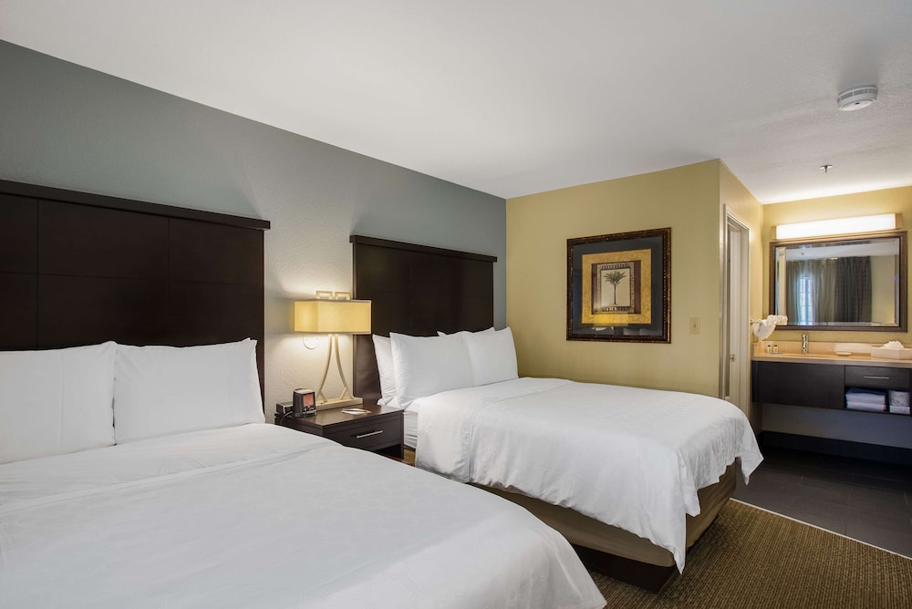Suite, Multiple Beds (Two Bedroom King and Two Doubles)