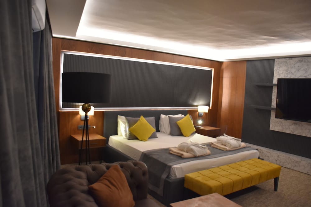 King Suite - Photo 1