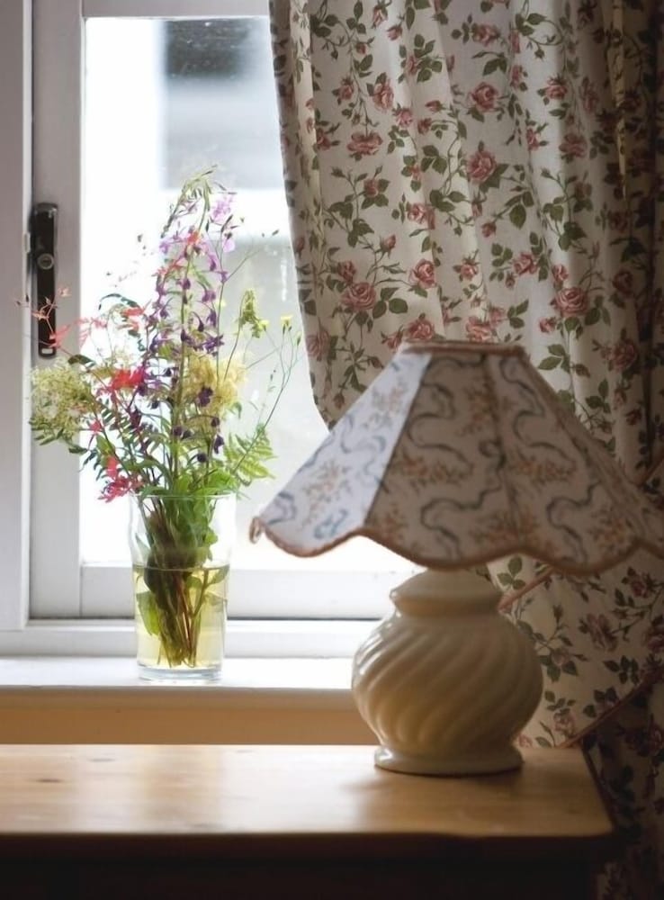 Traditional Cottage, 2 Bedrooms photo 3