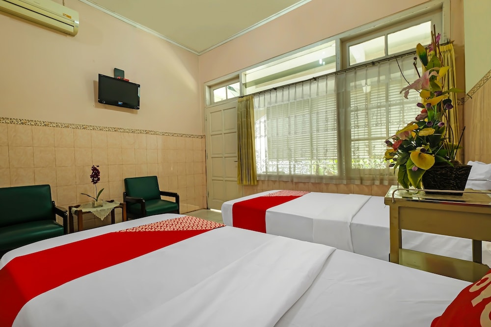 Standard Twin Room - Photo 8