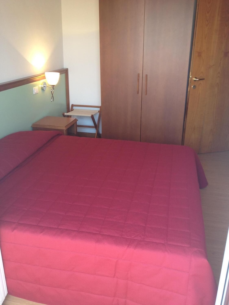 Double Room - Photo 6