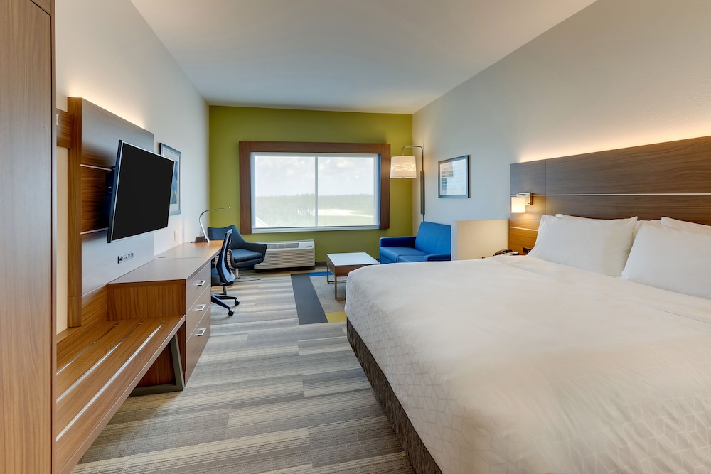 Suite, 1 King Bed, Accessible (Communications) - Photo 4