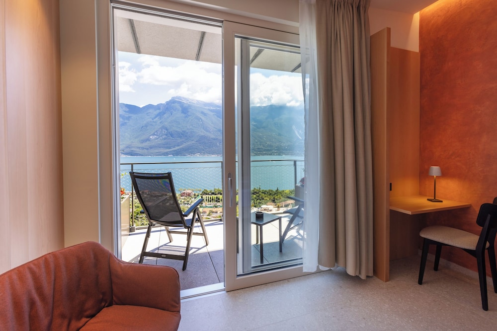 Superior Double Room, Balcony, Lake View