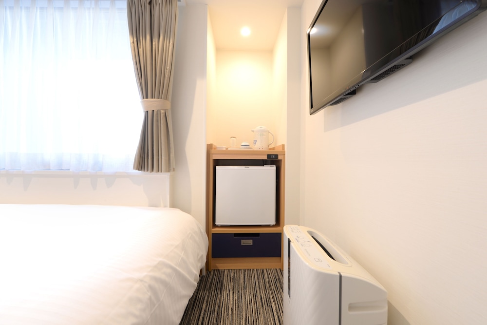 Adjoining High Floor Single Rooms, Non-Smoking, Newly Renovated photo 2