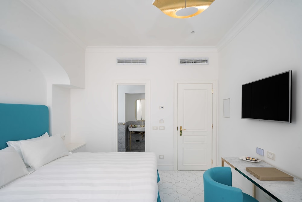Deluxe Room, Terrace, Sea View - Photo 2