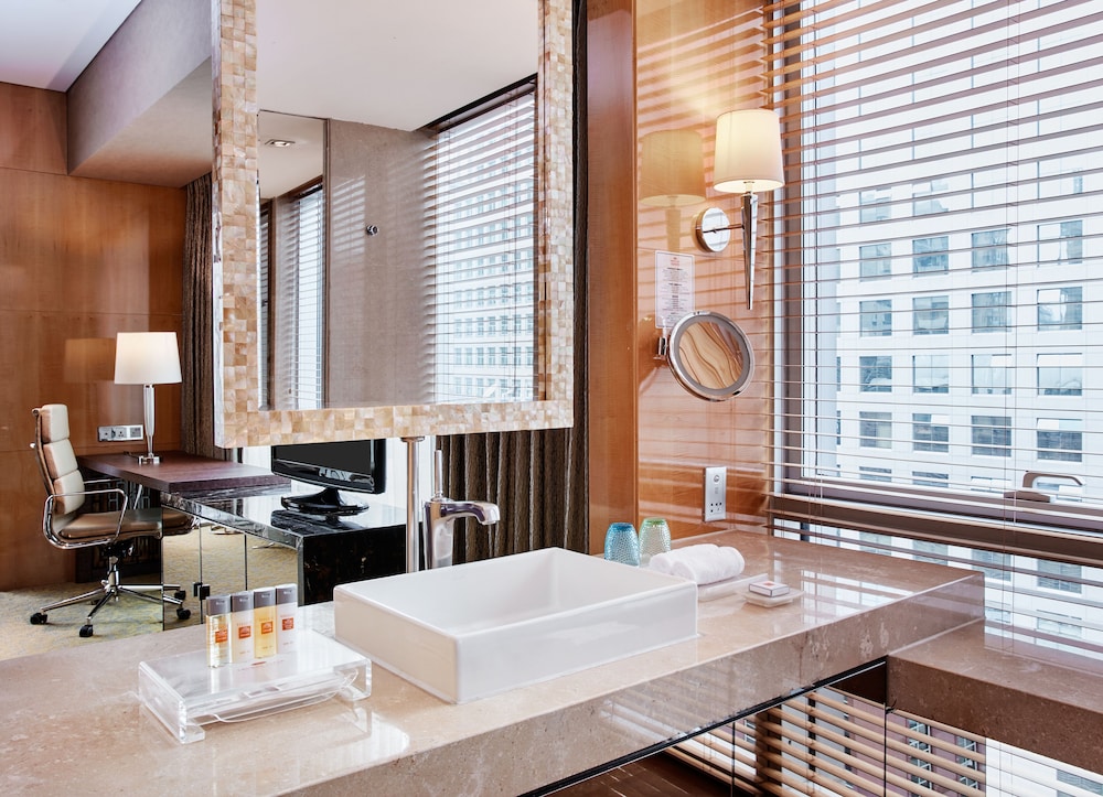 Junior Suite, 1 King Bed, Club Lounge Access (Kids Theme) - Photo 10