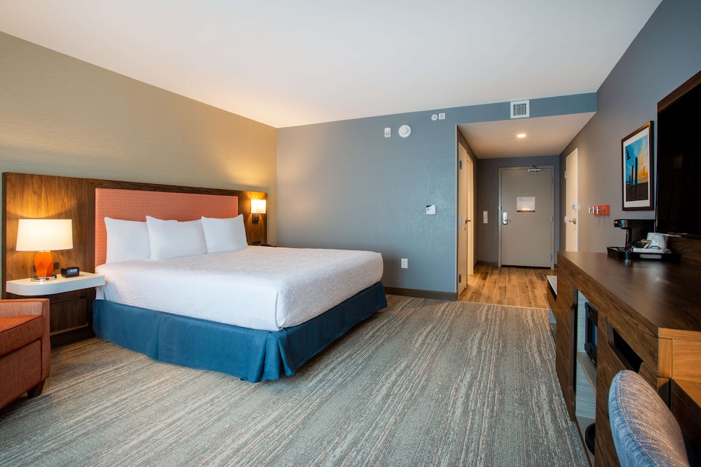 Room, 1 King Bed, Accessible, Bathtub