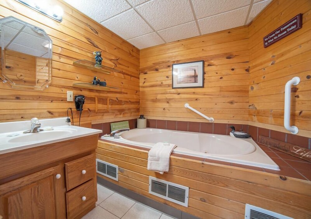 Villa #11- Mama Bears Den photo 3