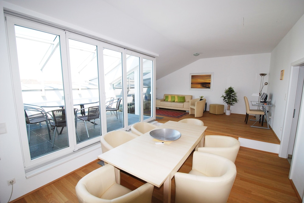 Apartment, 2 Bedrooms, 2 Bathrooms (Mozartblick II - Opernring 23)