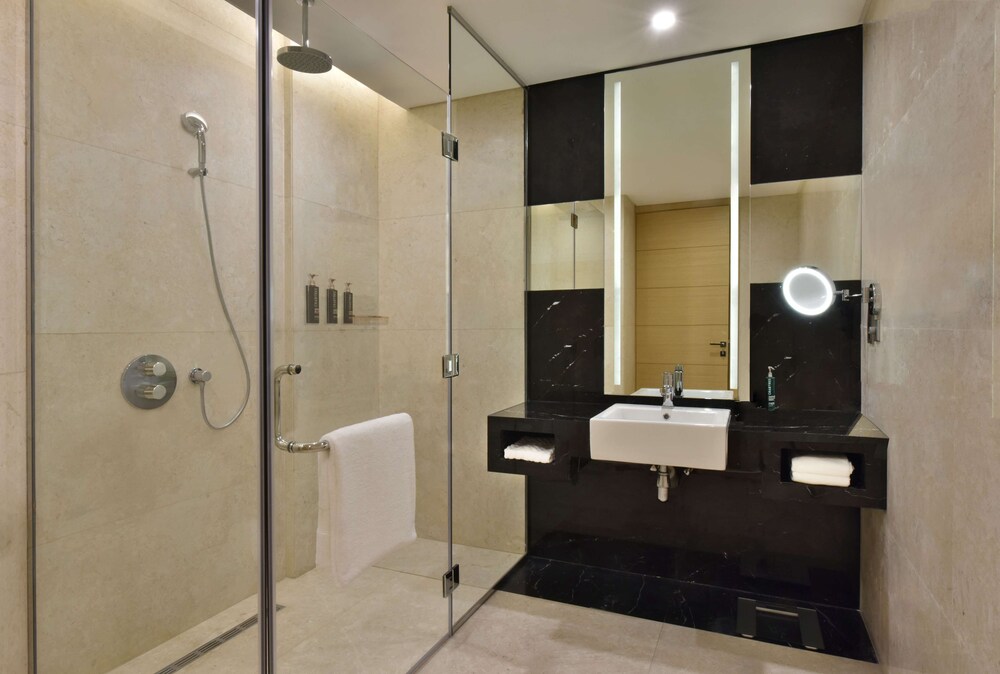 Superior Studio, 1 King Bed with Sofa bed, Accessible - Photo 6