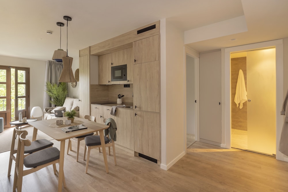 Apartment, 2 Bedrooms, Balcony