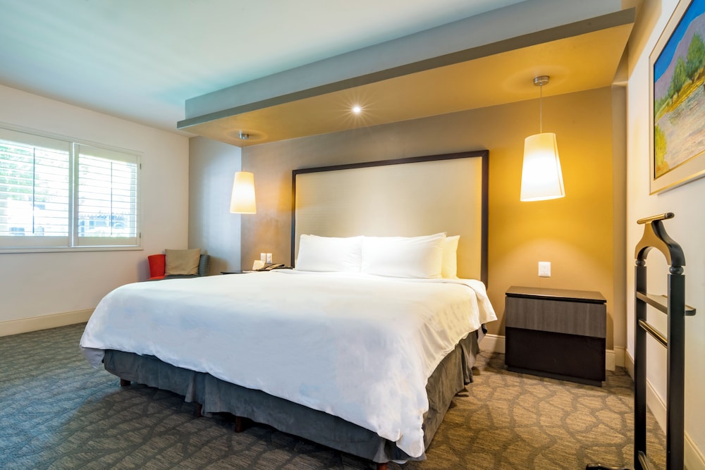 Executive Room, 1 King Bed - Photo 3