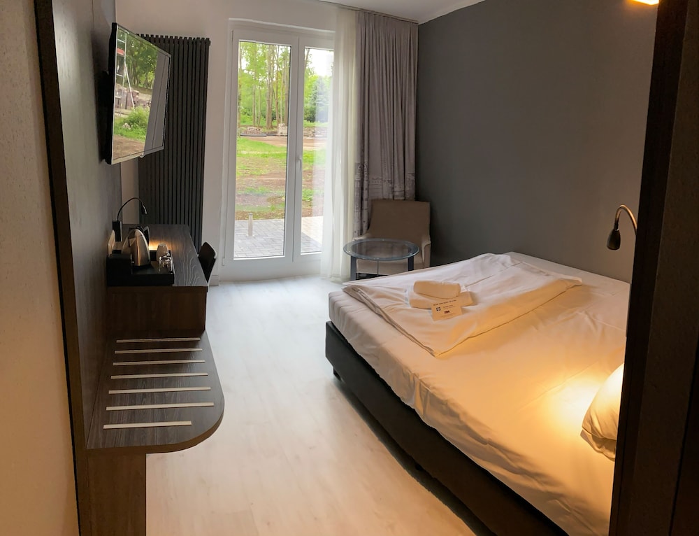 Single Room, Terrace