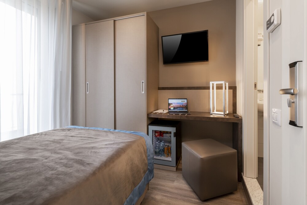 Classic Single Room
