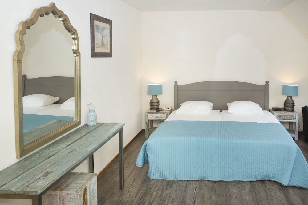 Standard Room photo 2