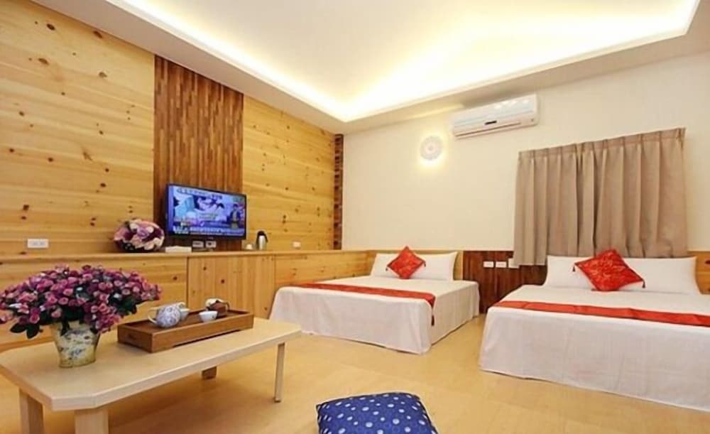 Quadruple Room - Photo 1