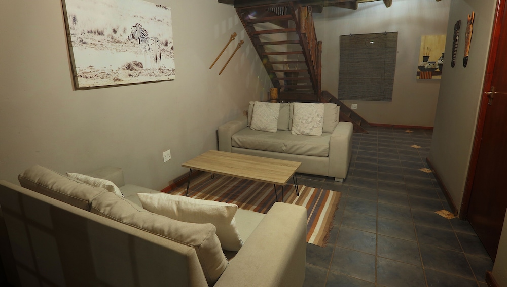 Executive Chalet, 3 Bedrooms, Pool Access, Valley View photo 3