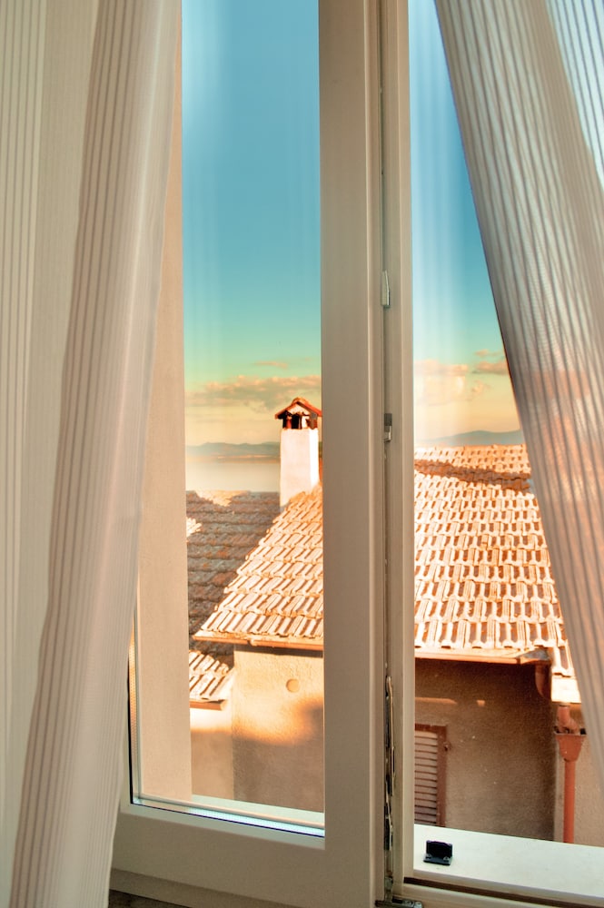 Suite Deluxe Isola Polvese photo 1