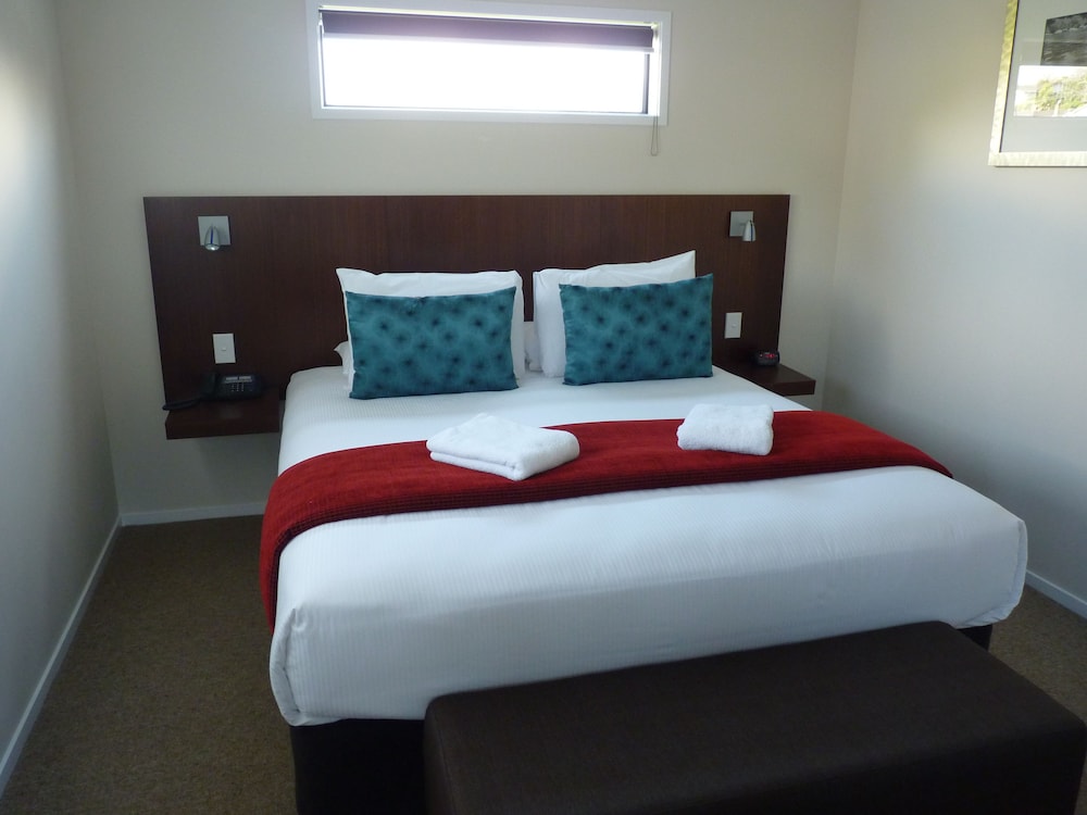 Executive Suite, 1 Bedroom, Non Smoking, Kitchen photo 2
