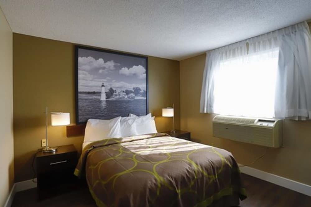 Room, 1 King Bed, Non Smoking (Mobility Accessible Room) - Photo 3