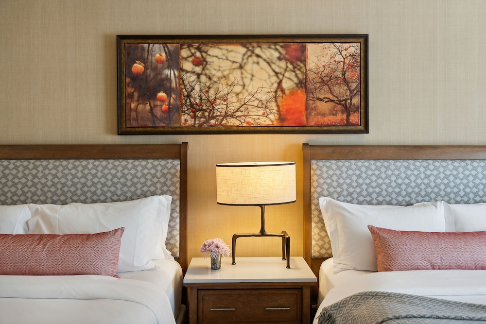 Room, 2 Queen Beds, Mountainside - Photo 4
