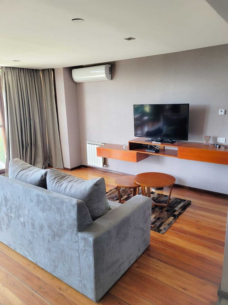 Deluxe Suite, Lake View photo 3