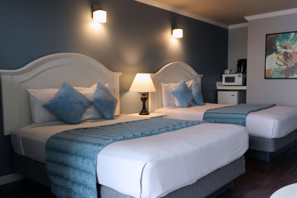 Deluxe Double Room, 2 Queen Beds, Balcony, Ocean View photo 1