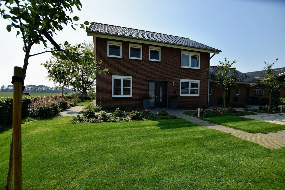 Villa photo 1