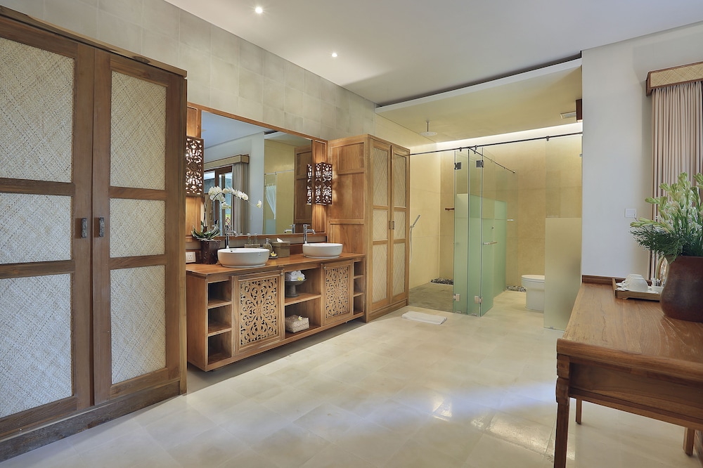 Suite with Jacuzzi (with Daily Afternoon Tea)