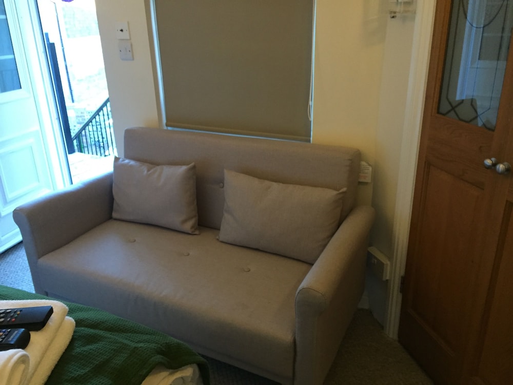 Standard Double Room, Ensuite (Room 3) photo 2