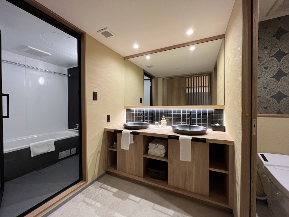 Standard Twin Room - Photo 10
