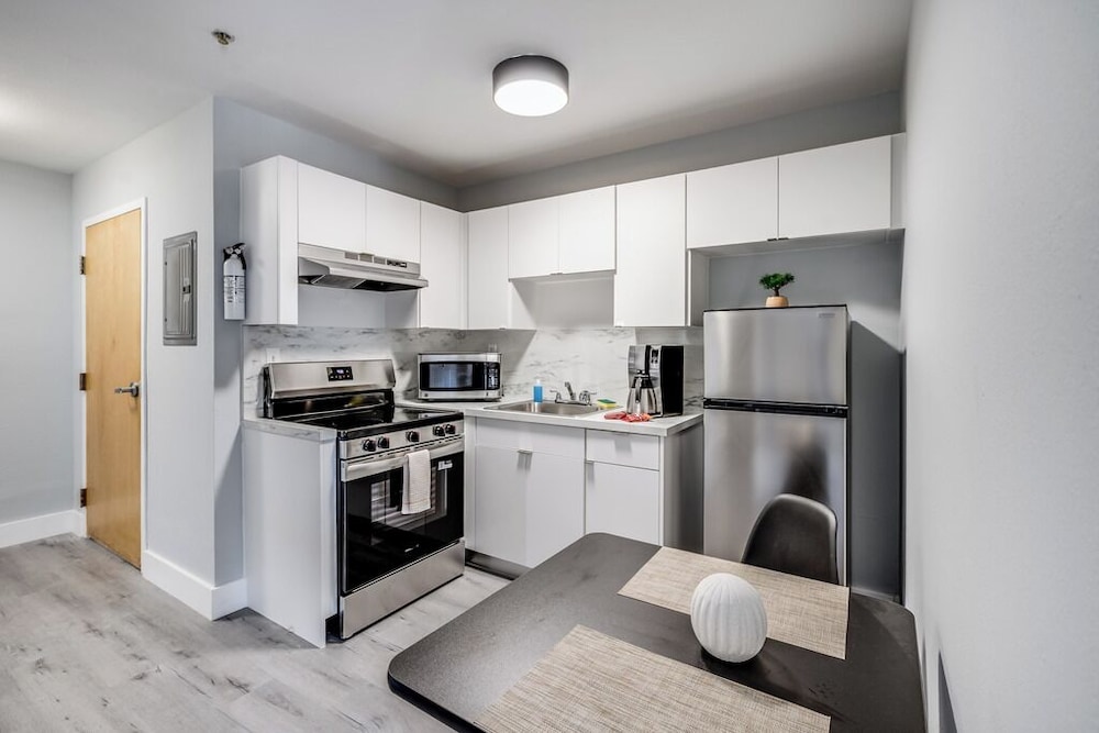 South River Suites — photo 29