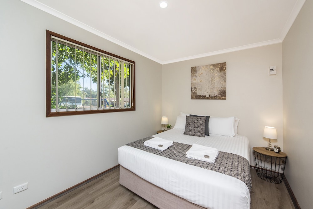 Deluxe House, 2 Bedrooms (Non Pet Friendly) photo 2