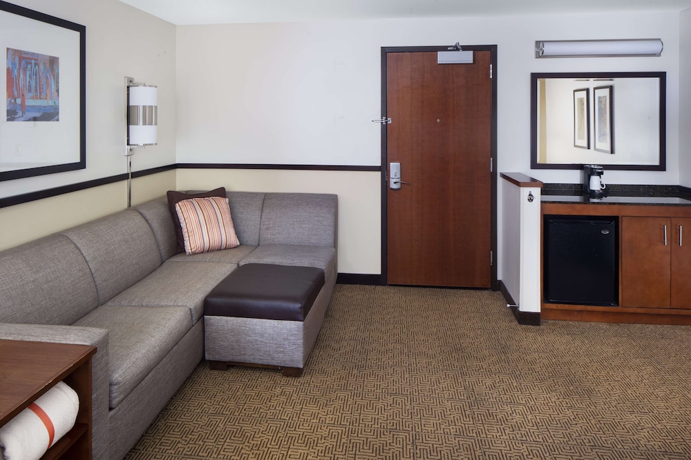 Room, 1 King Bed, Accessible - Photo 2
