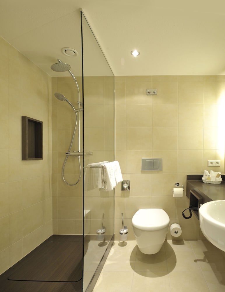 Double Room, River View - Photo 3