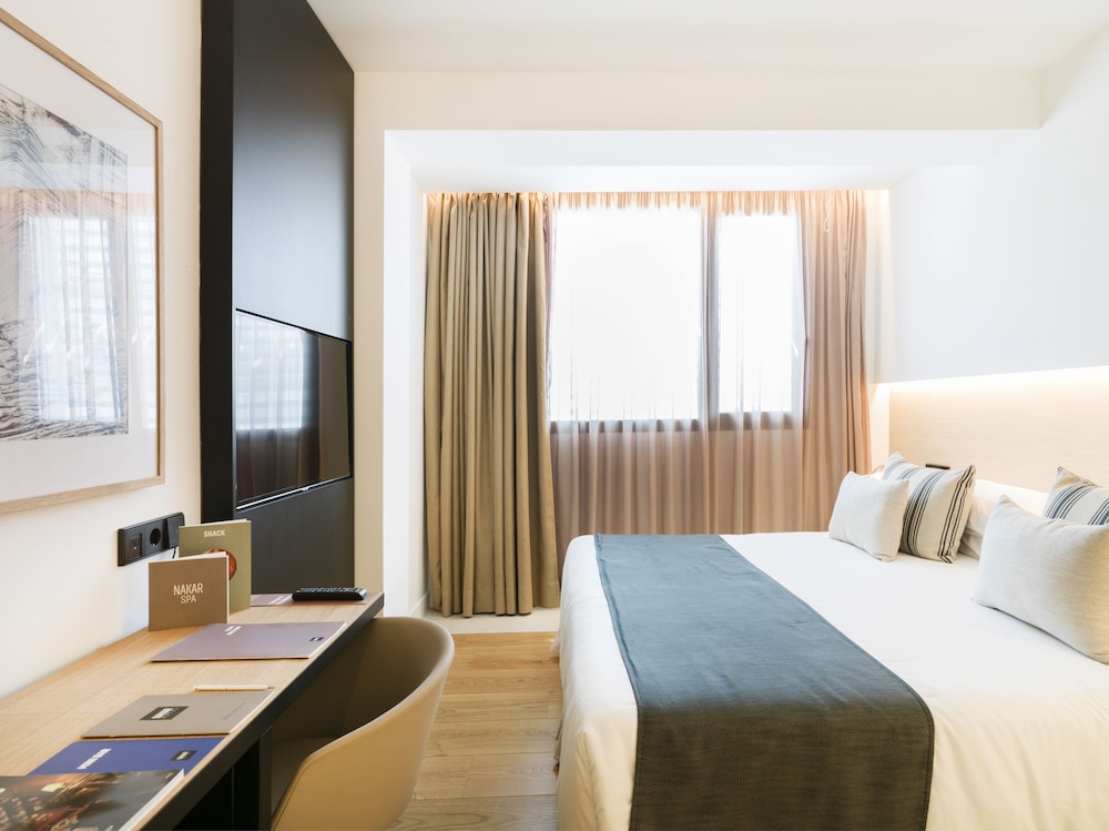 Basic Double Room, 1 King Bed
